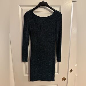 H&M size 6 dress
Black dress with greenish blue sparkle